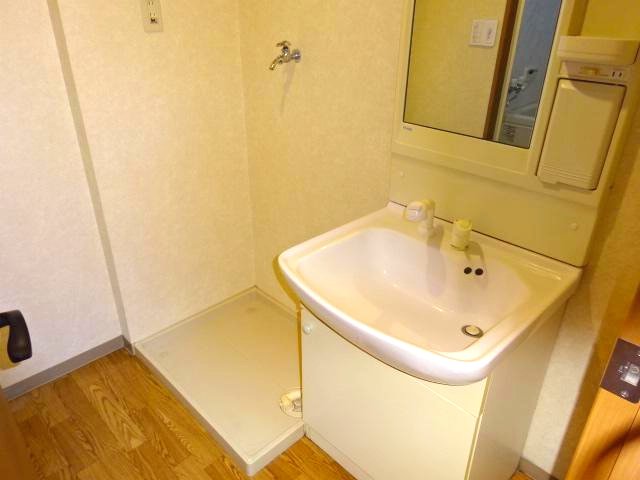 洗面設備　※同タイプの部屋写真です