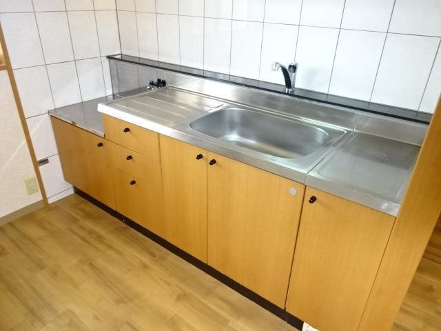 キッチン　※同タイプの部屋写真です