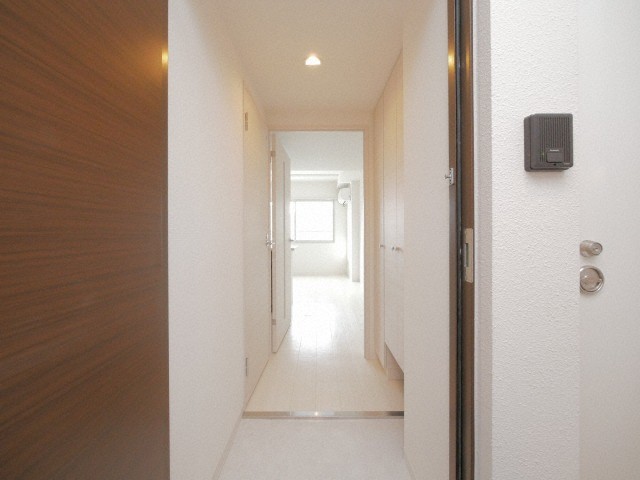 玄関　広々とした玄関です！