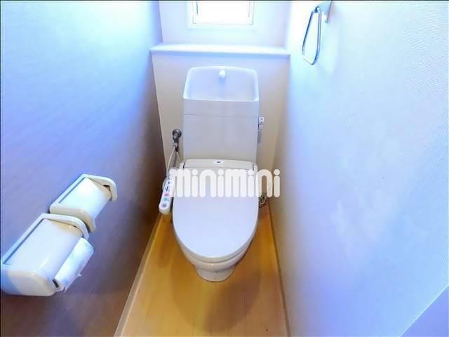 トイレ　温水洗浄機能付きのトイレです。