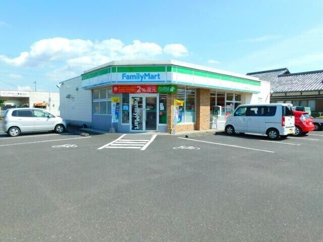 コンビニ　ファミリーマート田崎中学校入口店（コンビニ）まで306m