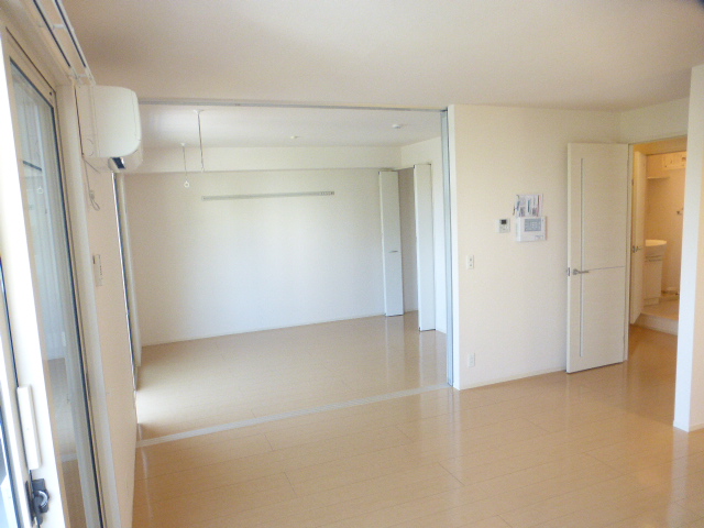 その他　リビング～洋室　（仕切り戸開放時）