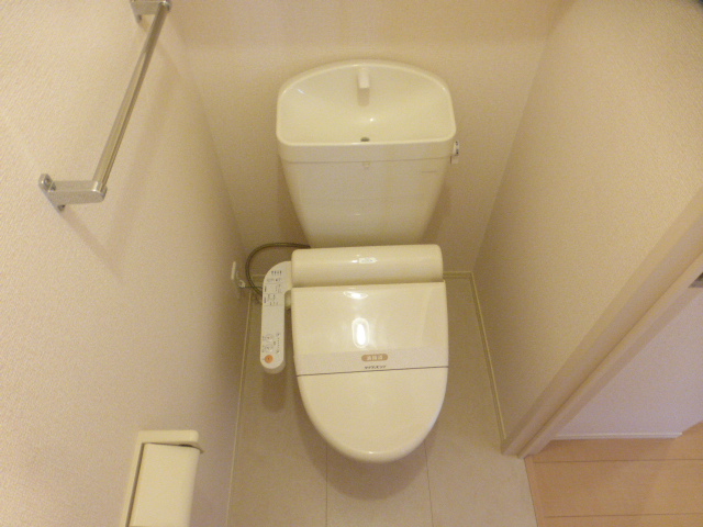 トイレ　温水洗浄便座付