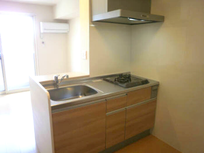 キッチン　コンパクトなキッチンで掃除もラクラク