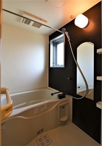 バス・シャワールーム　サーモスタット水栓付きです