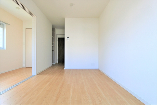 居室・リビング　白基調のオシャレなリビングです