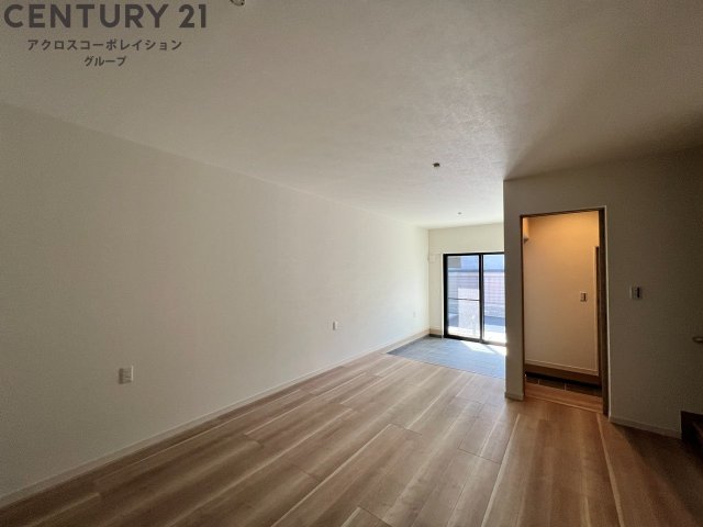 居室・リビング　9.8帖の広いリビング