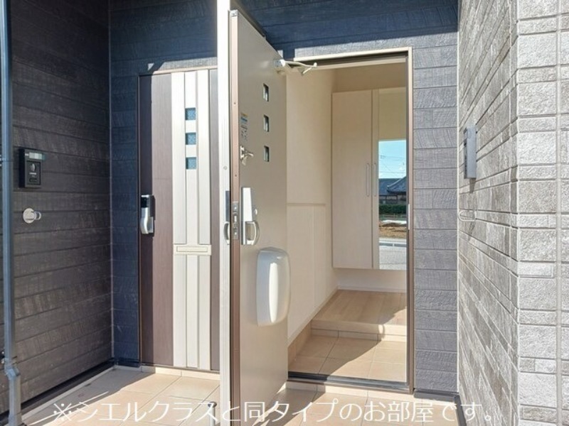 玄関　図面と現状に相違がある場合には現状を優先