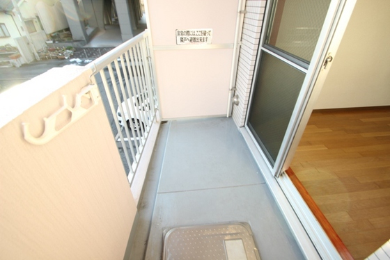 バルコニー　※別号室の写真です。