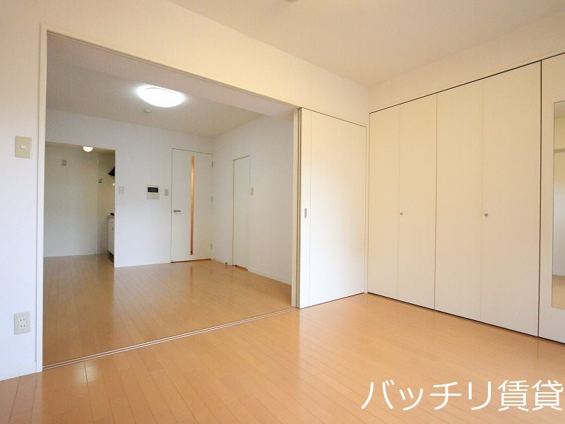 居室・リビング　別号室タイプの為、現状を優先いたします