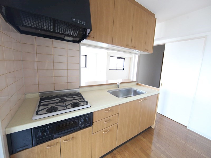 キッチン　システムキッチン（ガス3口コンログリル付）カウンターキッチン