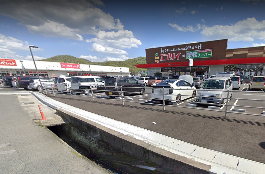 ショッピングセンター　アクロスプラザ神辺（ショッピングセンター）まで1353m