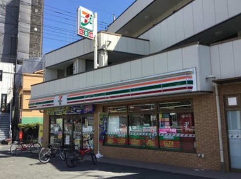 コンビニ　セブンイレブン大田区糀谷中前店（コンビニ）まで360m