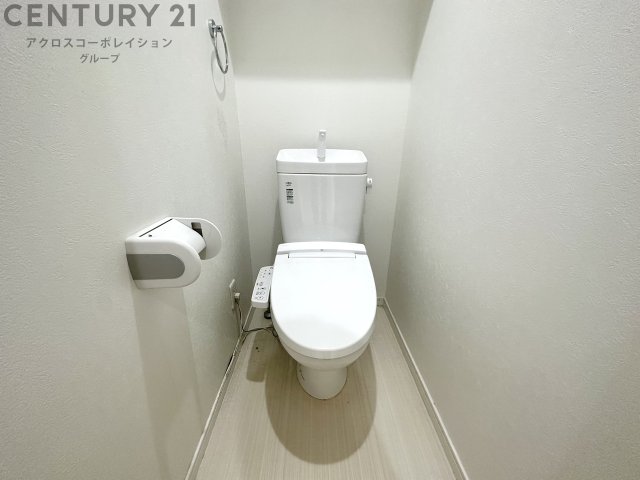 トイレ　温水洗浄便座機能付き♪