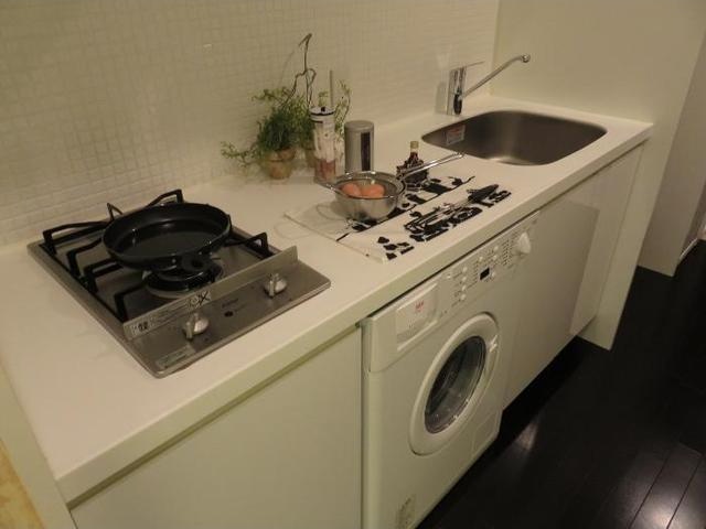 キッチン　★ドラム式洗濯乾燥機付き★