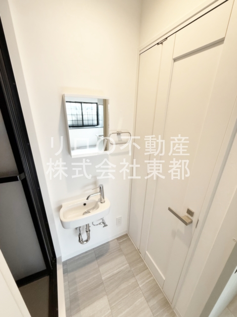 洗面設備　朝の忙しい時間帯にとても便利な独立洗面台！