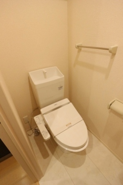 トイレ　温水洗浄暖房便座