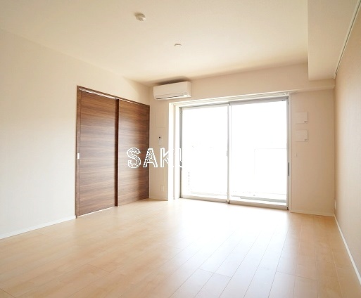 居室・リビング　こちらのリビングで趣味の時間をお楽しみください♪