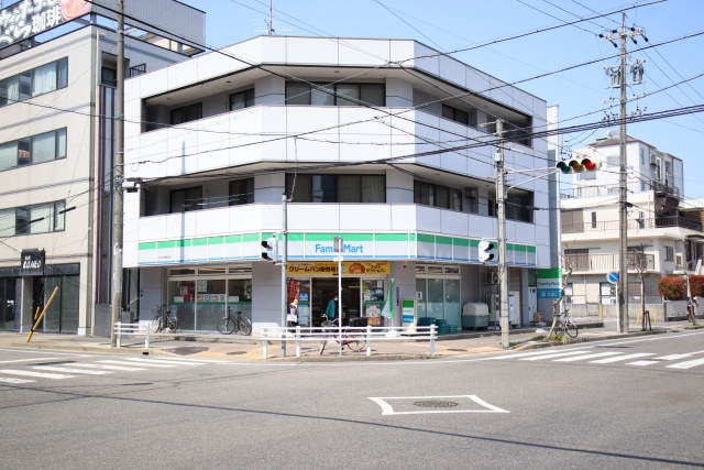 コンビニ　ファミリーマート　谷口大曽根北店（コンビニ）まで200m