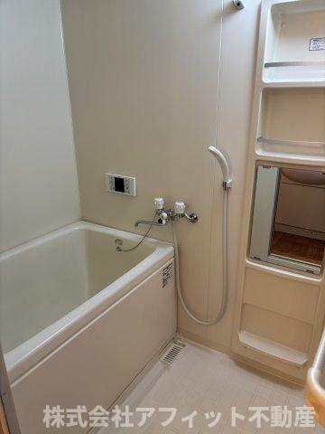 バス・シャワールーム　追い焚き機能付き