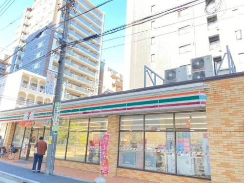 コンビニ　セブンイレブン名古屋泉１丁目店（コンビニ）まで61m