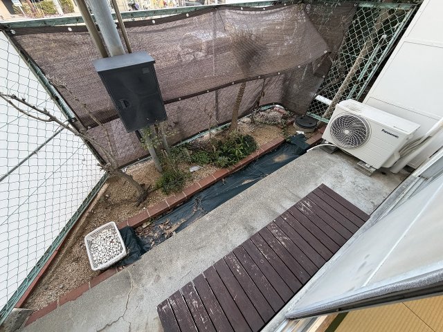 バルコニー　外からの目が気にならないバルコニーで洗濯物が干せます