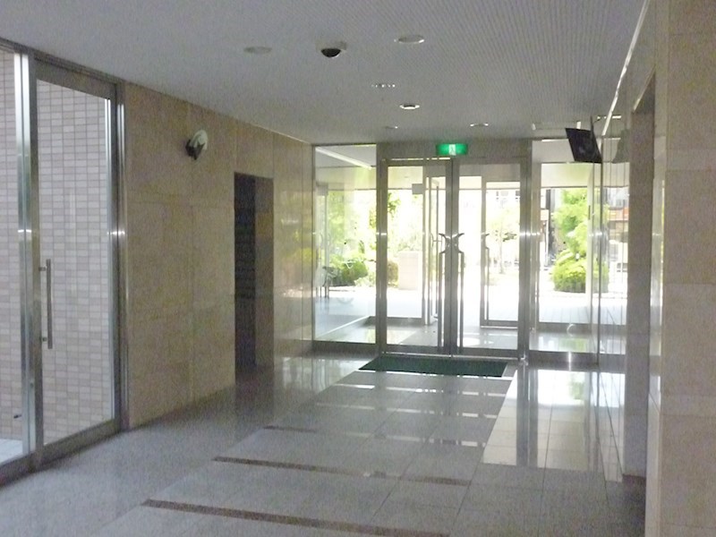 ロビー　エントランス内広々しています