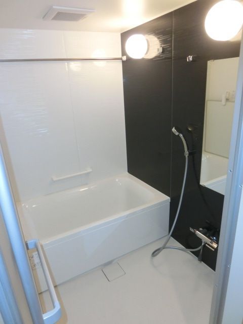 バス・シャワールーム　きれいなオートバス