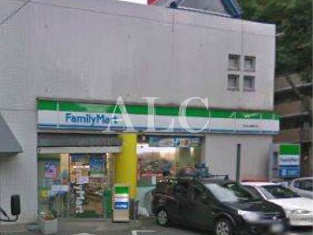 コンビニ　ファミリーマート芦花公園駅北店（コンビニ）まで84m