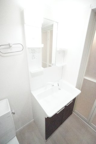 洗面設備　※同物件・同タイプの写真です。