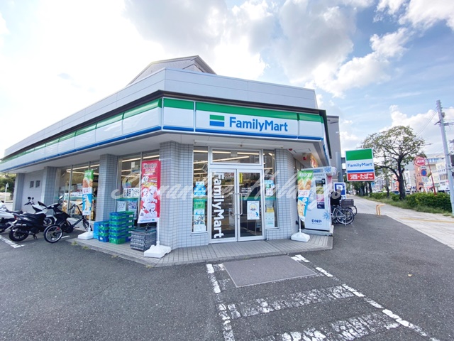 コンビニ　ファミリーマート 横浜本牧通り店（コンビニ）まで900m