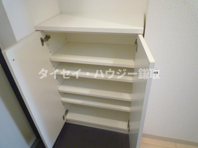 その他設備　靴は下駄箱にしまえます