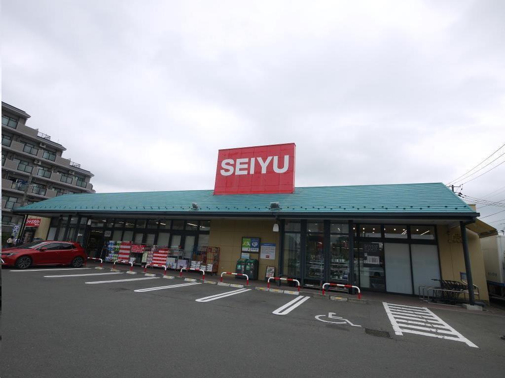 スーパー　西友鶴ヶ谷店（スーパー）まで834m