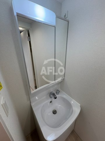 洗面設備　ソルテラスOSAKA緑橋クレアスト　　独立洗面台