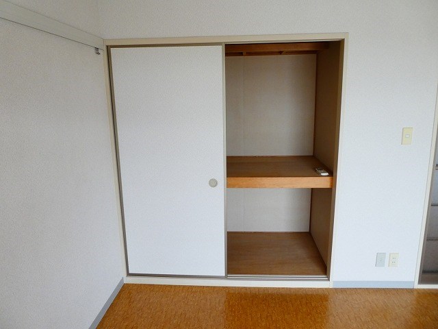 収納　写真は203号室です（参考）