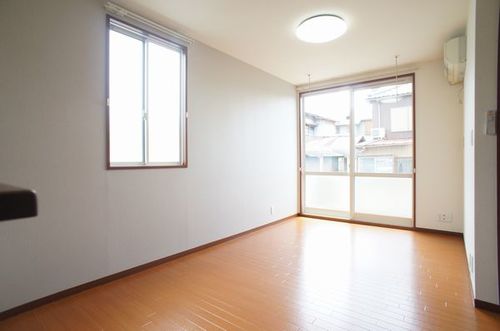 居室・リビング　ＬＥＤ照明が備え付け