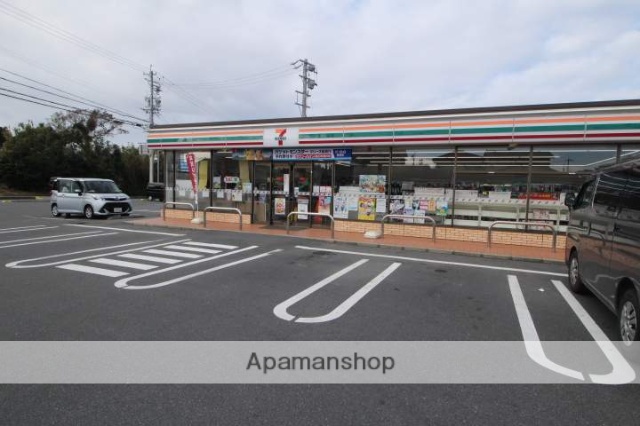 コンビニ　セブンイレブン御前崎佐倉店（コンビニ）まで800m
