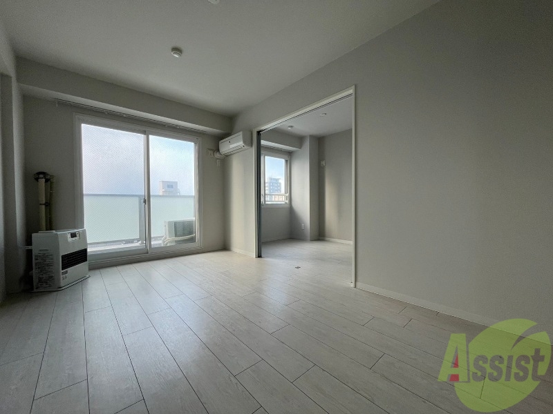 居室・リビング　広くてキレイなお部屋が広がっていて、充実した生活が送れそう。