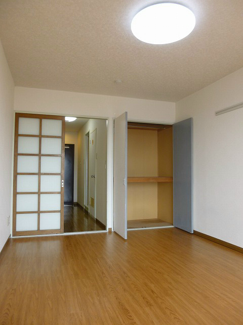 居室・リビング　※写真は　405号室