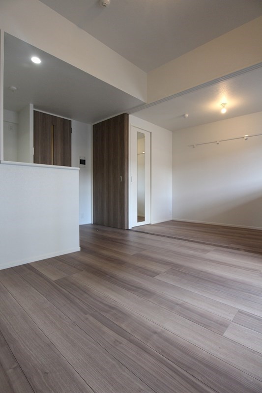 居室・リビング　※別号室の参考写真になります。