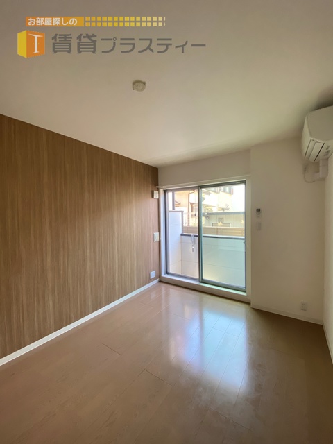 居室・リビング　ナチュラルカラーで統一のお部屋