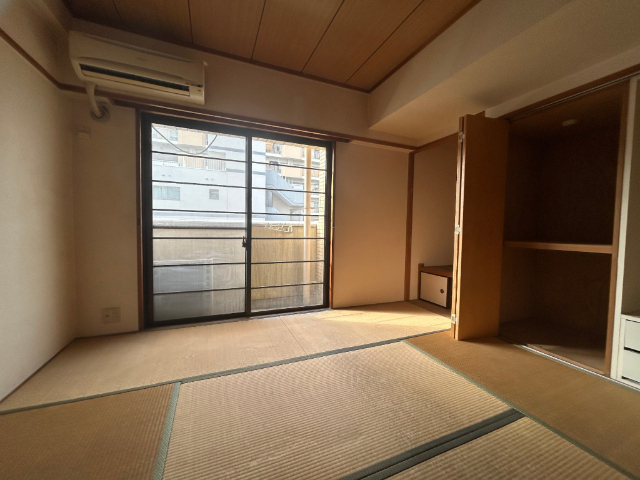 居室・リビング　※別号室のお写真です