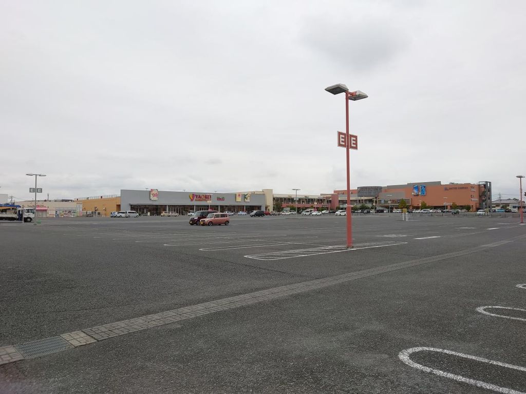 ショッピングセンター　ウニクス 上里（ショッピングセンター）まで940m