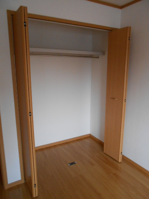 収納　寝室内収納（クローゼット・１間分）完備
