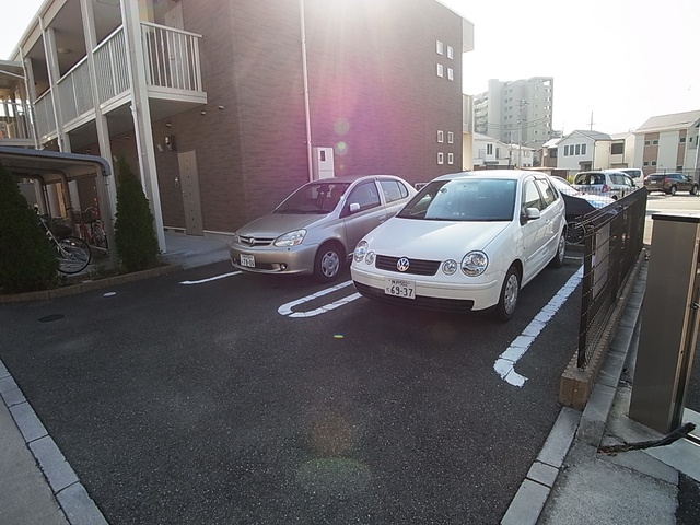 駐車場　敷地内駐車場