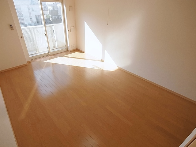 居室・リビング　お部屋は９．５帖で広々としています