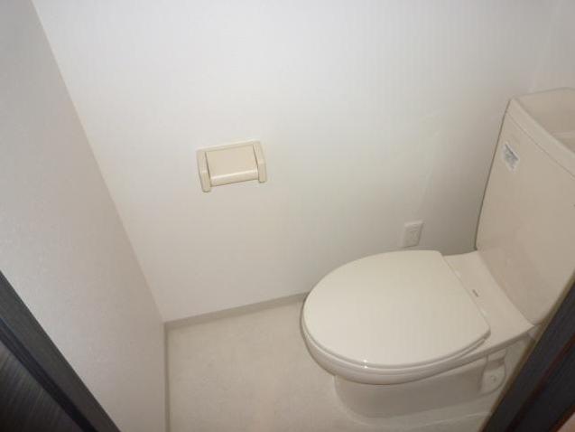 トイレ　※別号室の参考写真です。