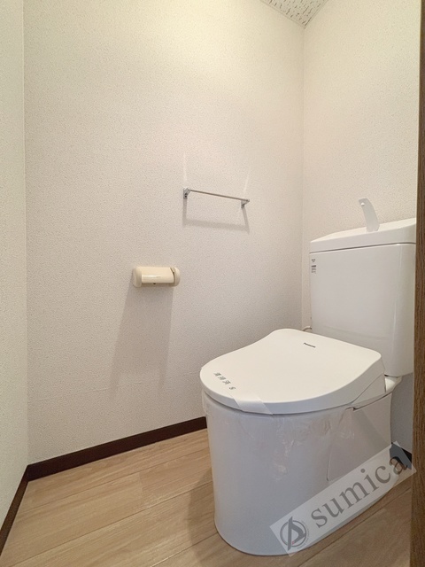 トイレ　温水洗浄便座完備♪
