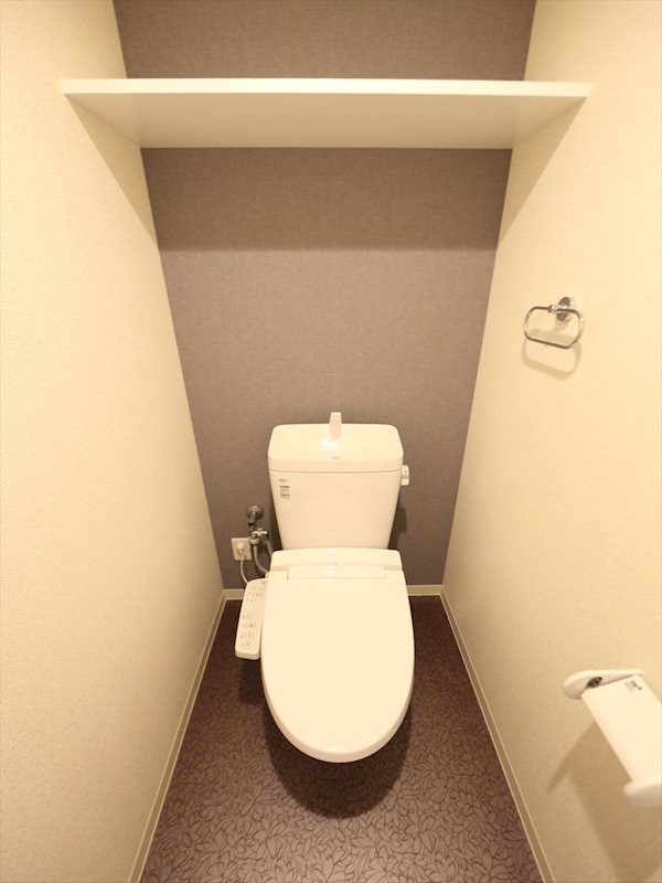 トイレ　温水洗浄暖房便座付トイレ