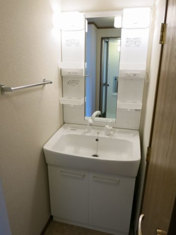 洗面設備　脱衣スペースもあります